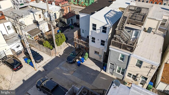 Building Photo - 7 E Fort Ave
