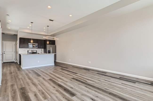 Building Photo - 5315 E 63rd Pl