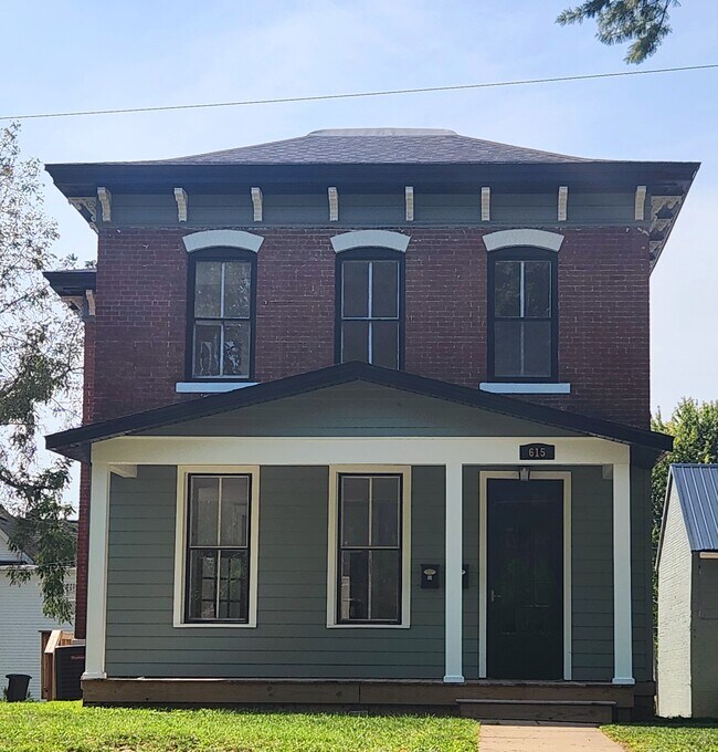 Primary Photo - 615 Summer St