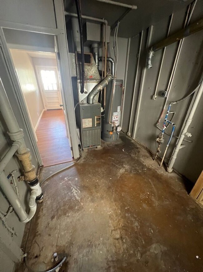 Building Photo - A Great 3BD/1BA Single Family Home!