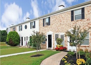 Building Photo - Essex Park Apartments and Townhomes