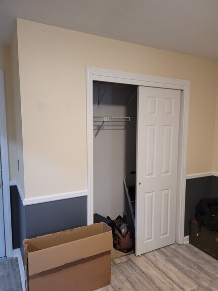 Building Photo - 5 Timberwood Dr