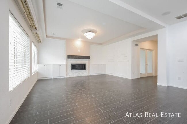 Building Photo - 5560 N Cathay Ct