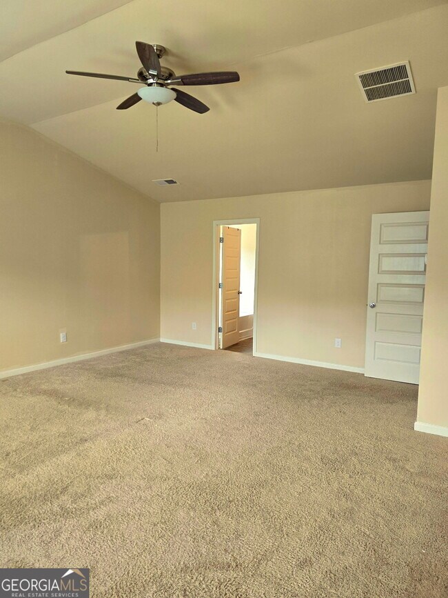 Building Photo - 245 Silver Willow Walk