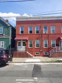 Building Photo - 168 Orient St