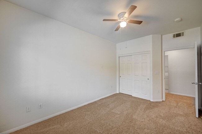 Building Photo - Charming 3-bed, 2-bath Downstairs Unit