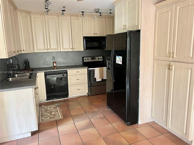 Building Photo - 5133 SW 43rd Terrace