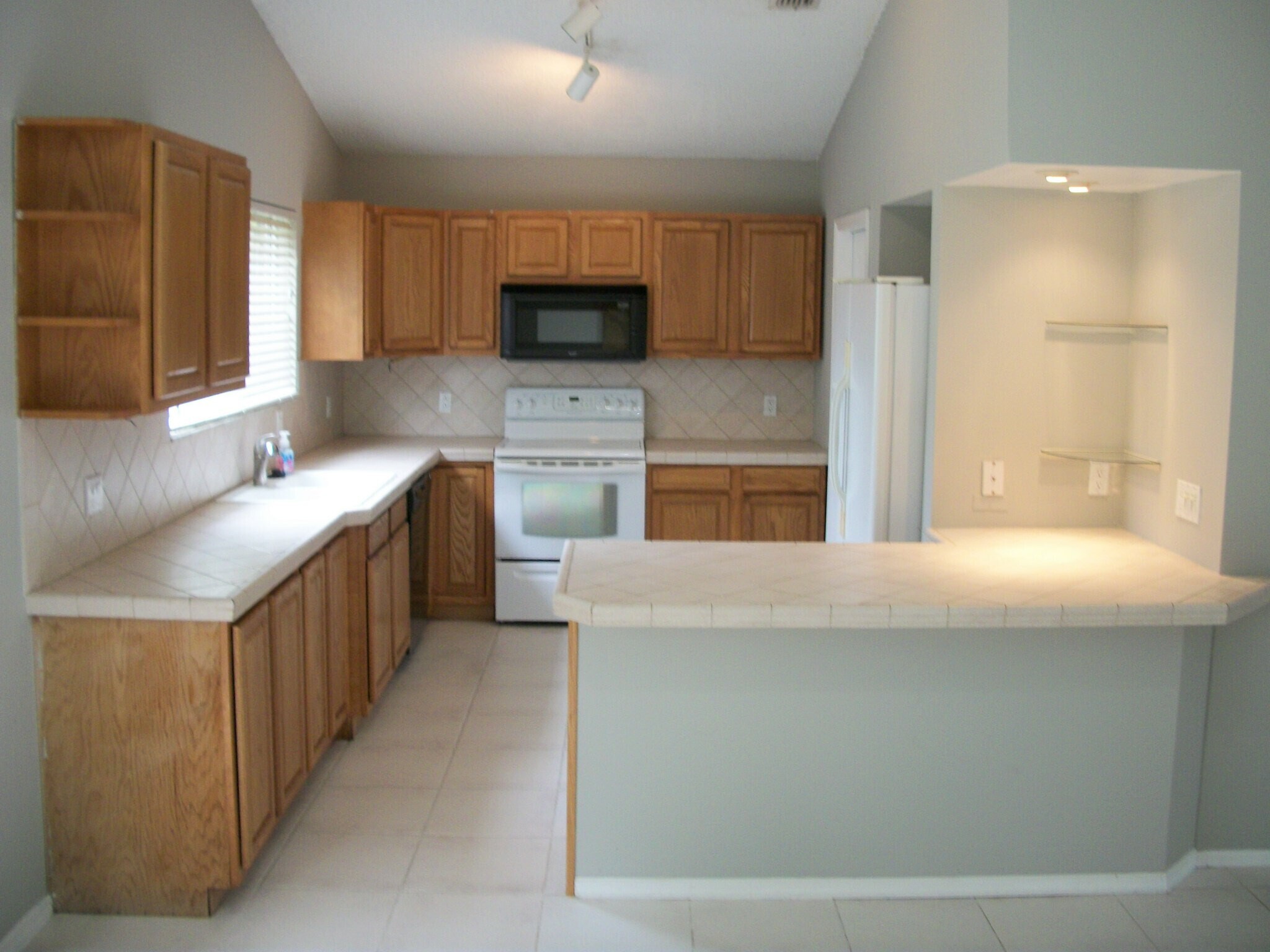 Building Photo - 1626 SW Bascom Ave