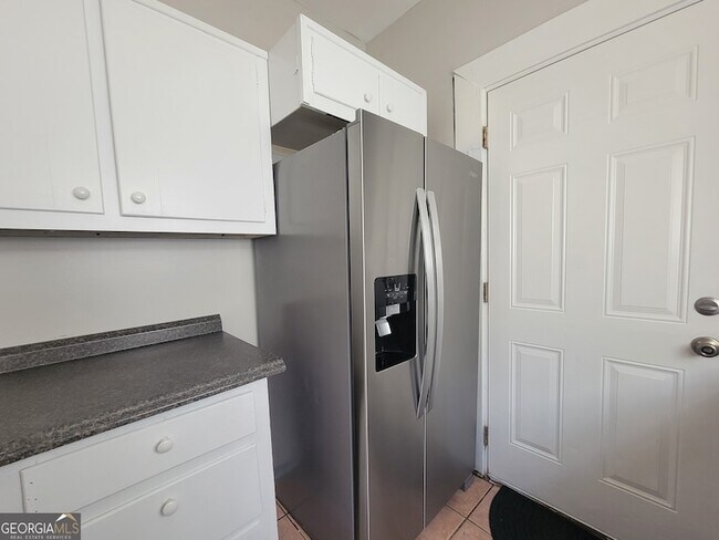 Building Photo - 644 Kennolia Dr SW
