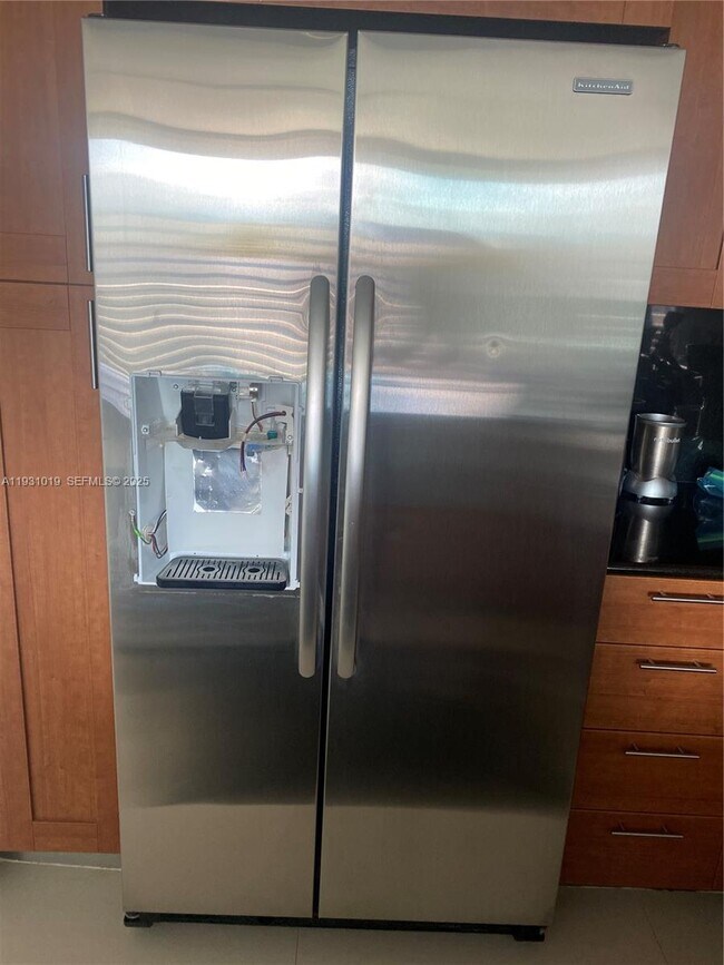 Building Photo - 315 NE 3rd Ave