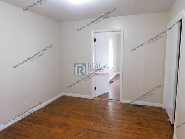 Building Photo - 604 Pineburr Rd
