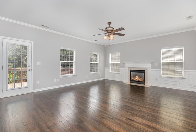Building Photo - 8526 Suttonview Dr