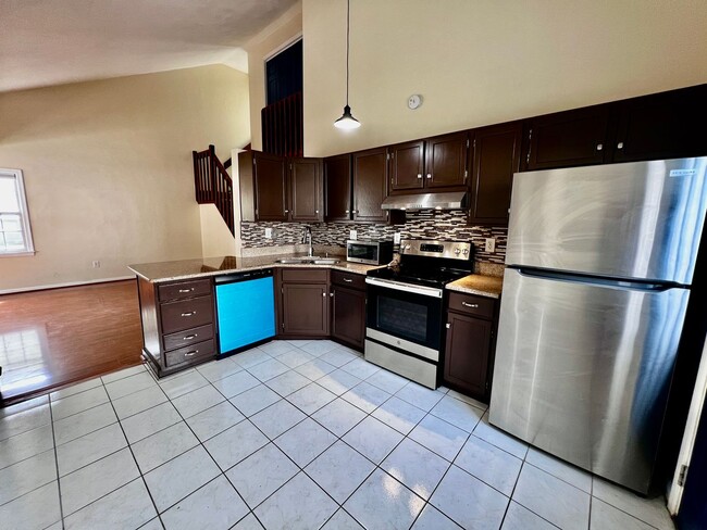 Building Photo - Beautiful 4 bedroom home in Salem