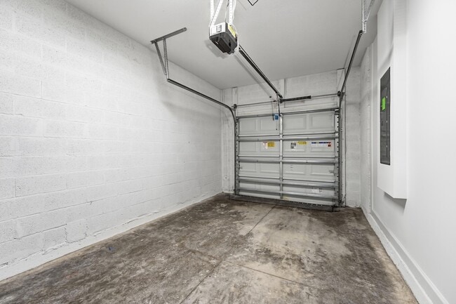 Building Photo - 3735 Harborside Ave