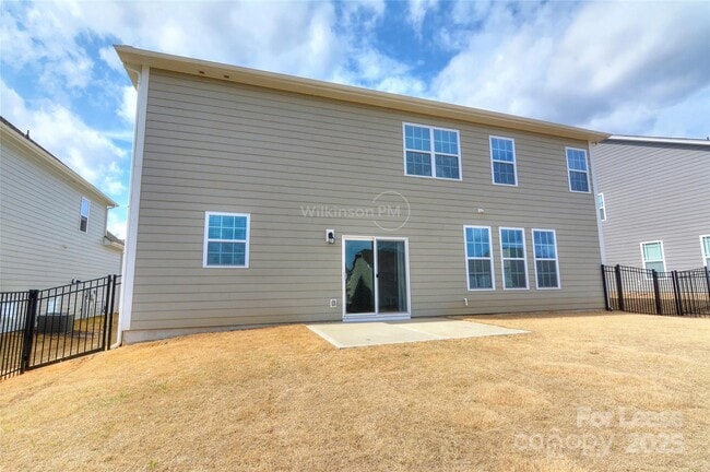 Building Photo - 2015 Saddlebred Dr