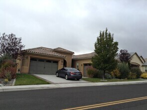 Building Photo - Beautiful Exective Home in D'Andrea