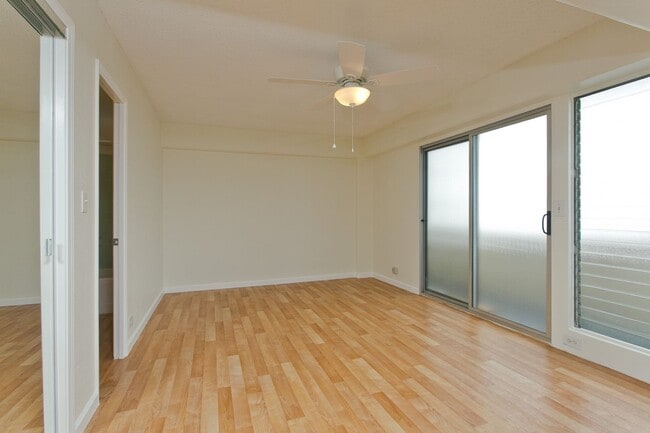 Building Photo - 3 bed, 2 bath, 1 parking in Waikiki with Diamond Head Views