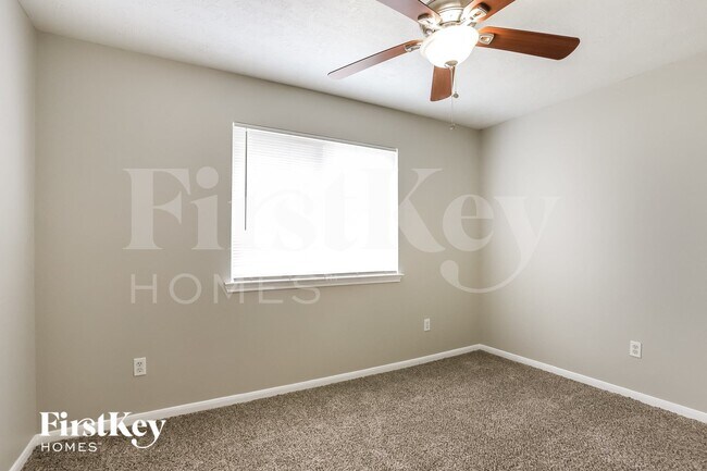 Building Photo - 19375 Strathmore Pl Ln