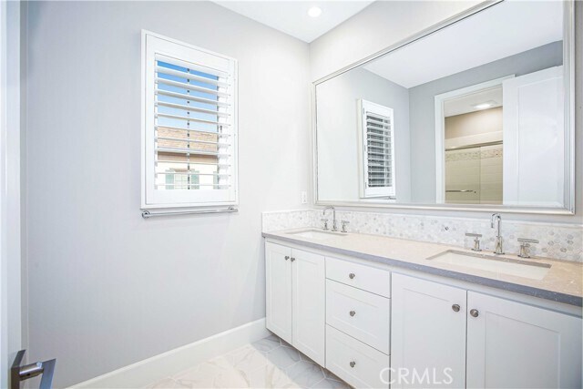 Building Photo - 126 Donati