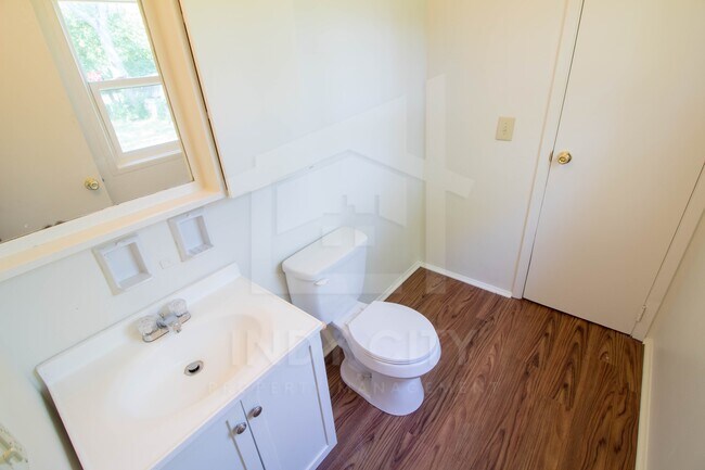 Building Photo - 8432 E 37th Pl