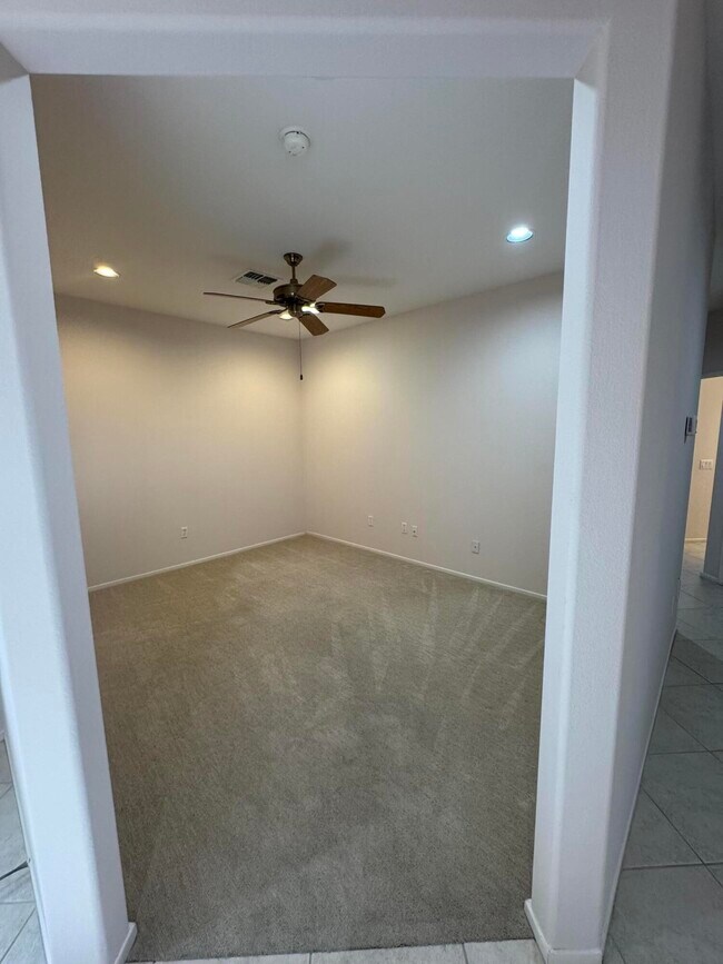 Building Photo - 39354 Falconwood Ct