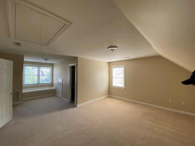 Building Photo - 3401 Bartley Pond Pl