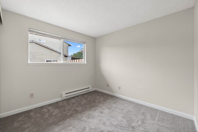 Building Photo - 325 N 29th Ave