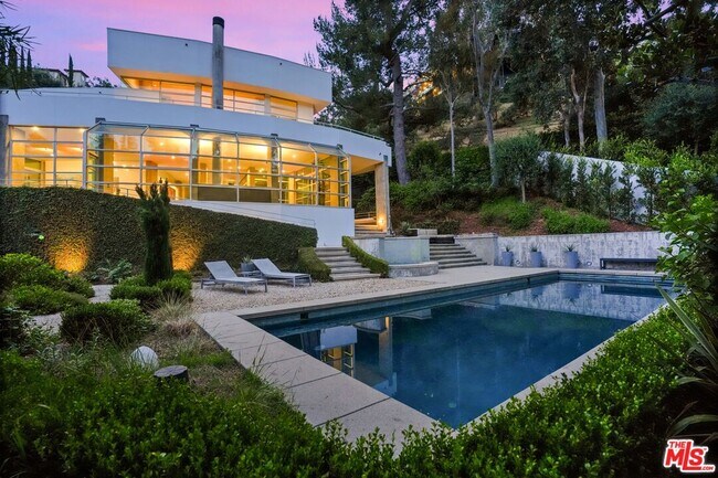 Building Photo - 7700 Willow Glen Rd
