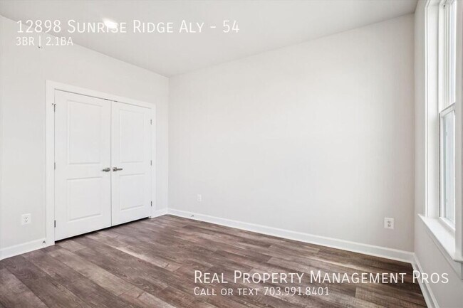 Building Photo - 12898 Sunrise Ridge Aly