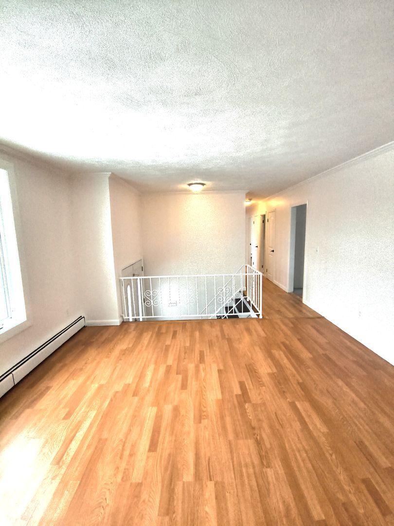 Building Photo - 48 Tiffany St