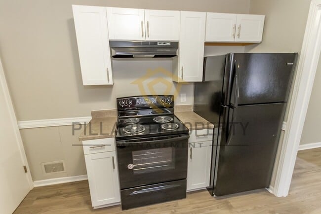 Building Photo - 3 Bed/1 Bath Bungalow near Wes Montgomery ...