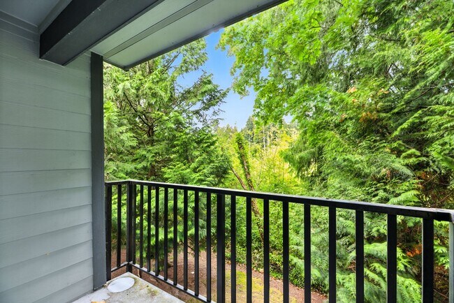 Building Photo - Kirkland Place Condominium