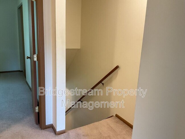 Building Photo - 4595 Burchdale St