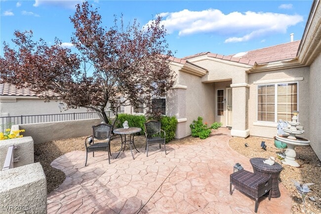 Building Photo - 2706 Grand Forks Rd