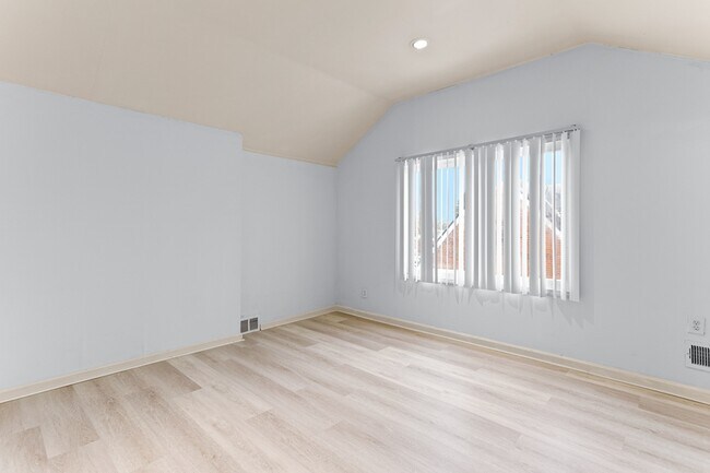 Building Photo - 7645 Fisher Ave