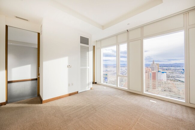 Building Photo - Waldorf Astoria Las Vegas- 1 bed .5 bath on the 39th floor!