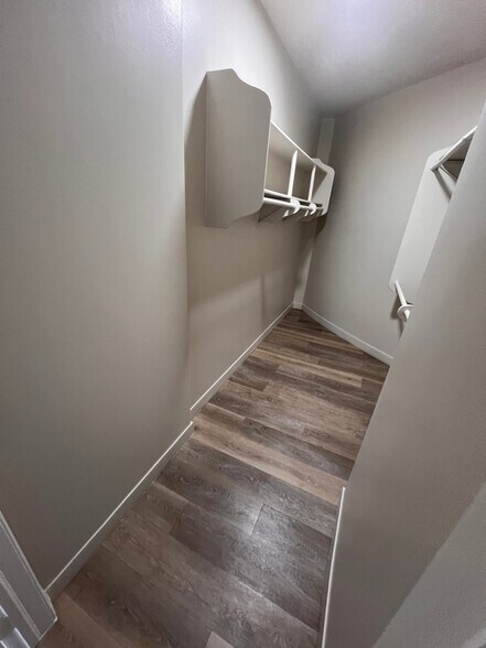 Building Photo - 4623 Willis Ave