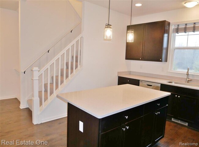 Building Photo - 4637 Bradley Cir