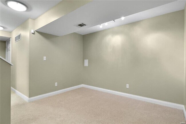 Building Photo - 4317 Maryland Ave