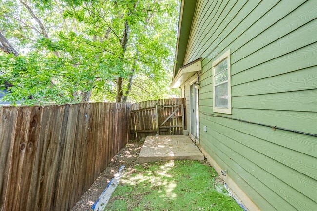 Building Photo - 5208 Bogey Ct