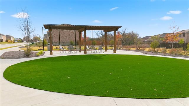 Building Photo - 2106 Mdw Pk Dr