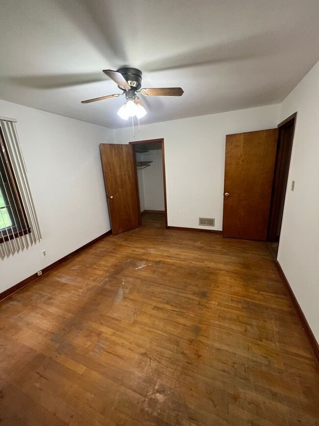 Building Photo - 2 Bedroom 1 Bath Single Family Home Available!