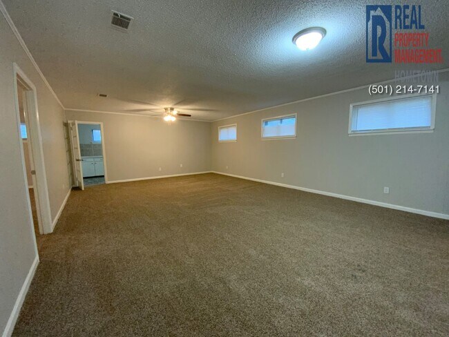 Building Photo - 4820 W 29th-