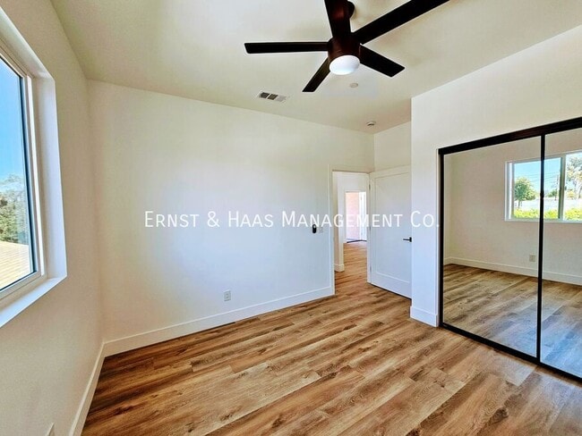 Building Photo - 5016 N Bentree Cir
