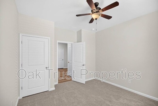 Building Photo - 216 Sarcoxie Rd