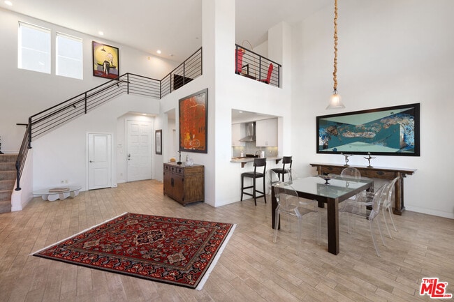 Building Photo - 7100 Playa Vista Dr