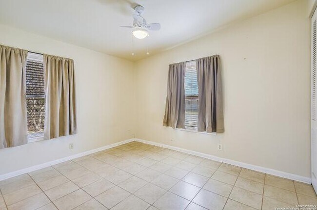 Building Photo - 603 Westmoreland Dr
