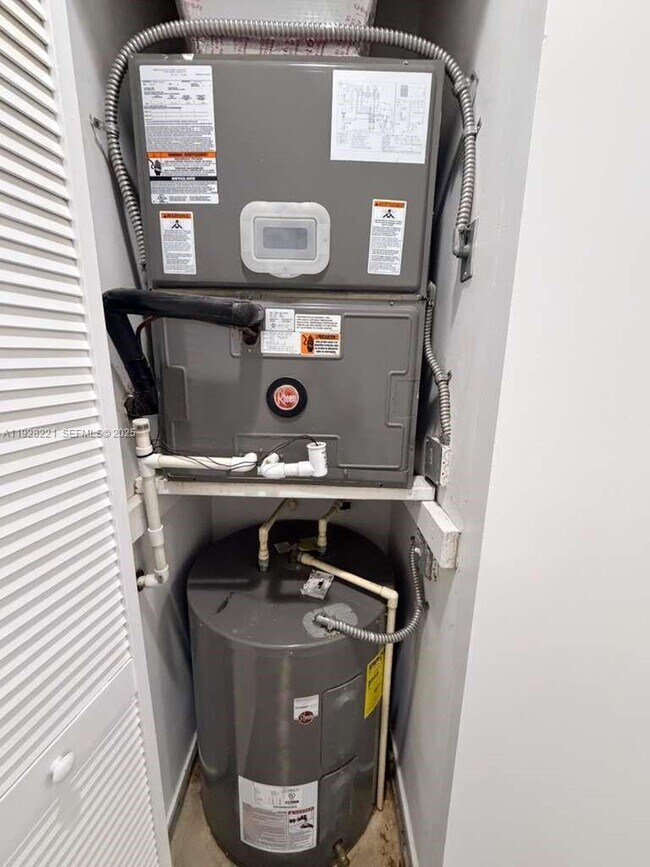 Building Photo - 2735 SW 81st Terrace