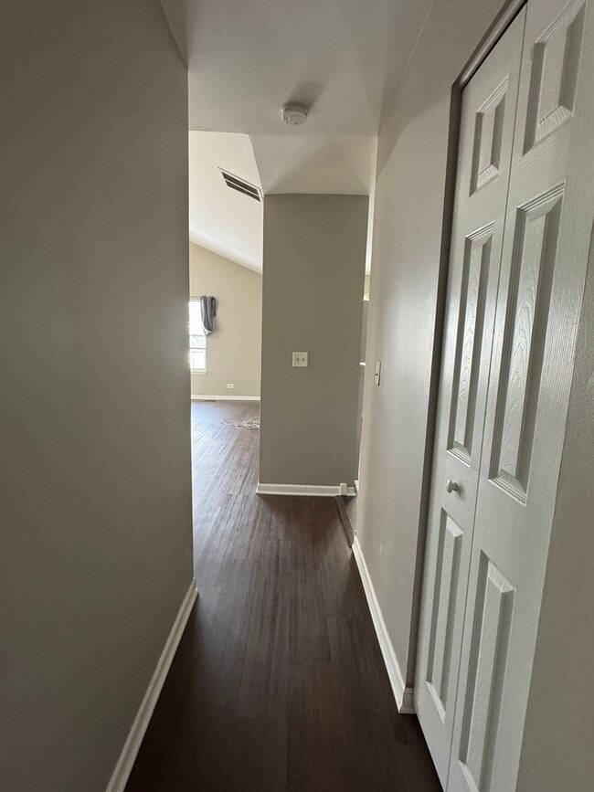 Building Photo - 1349 Orleans Dr