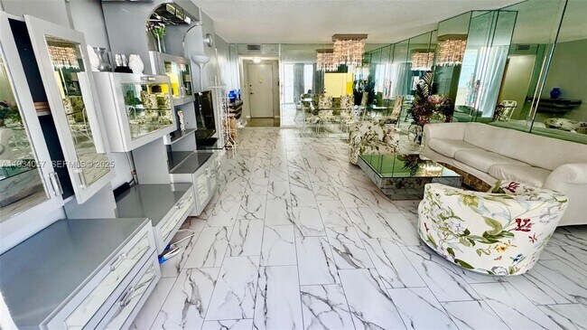 Building Photo - 1865 S Ocean Dr